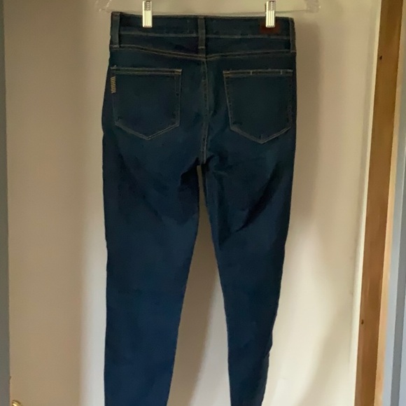 Paige Denim 'Verdugo Crop' Cropped Denim Jeans in a Dark Wash (26W X 26L) - Picture 8 of 11